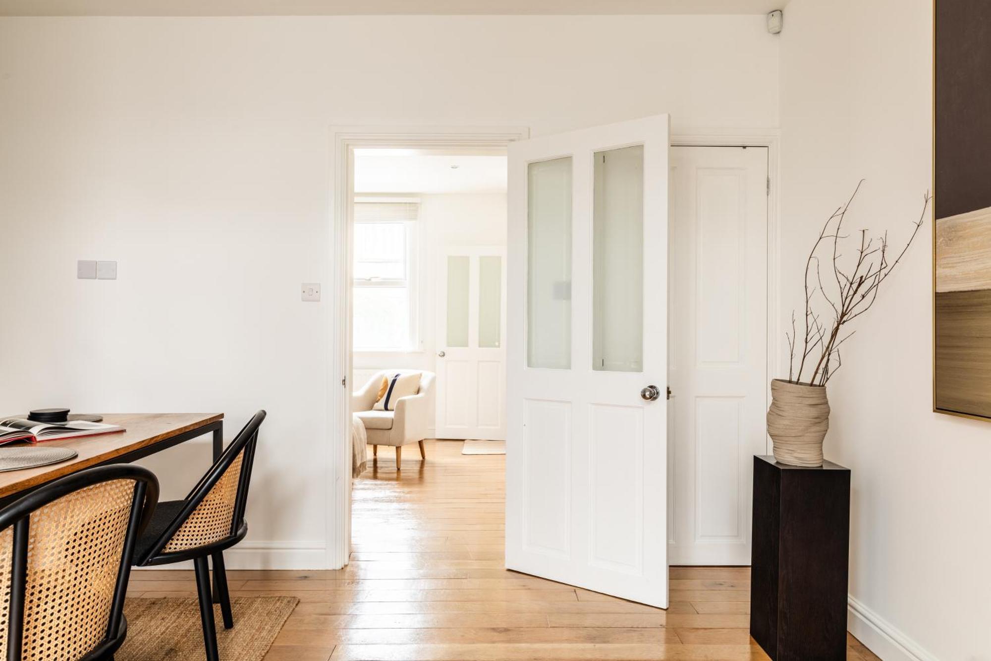 The Broadway Bath - 2 Bedrooms With Parking, Central Бат Экстерьер фото